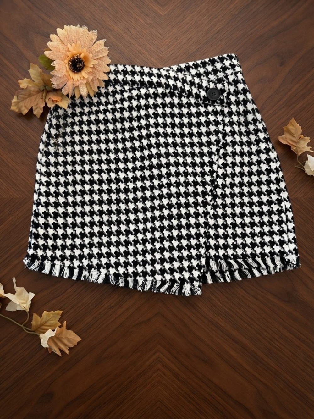 SO Black & White Houndstooth Mini Skirt with Fringe
